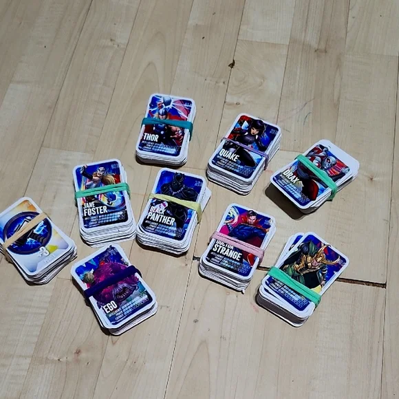 Marvel Character Trading Cards - Picture 1 of 1